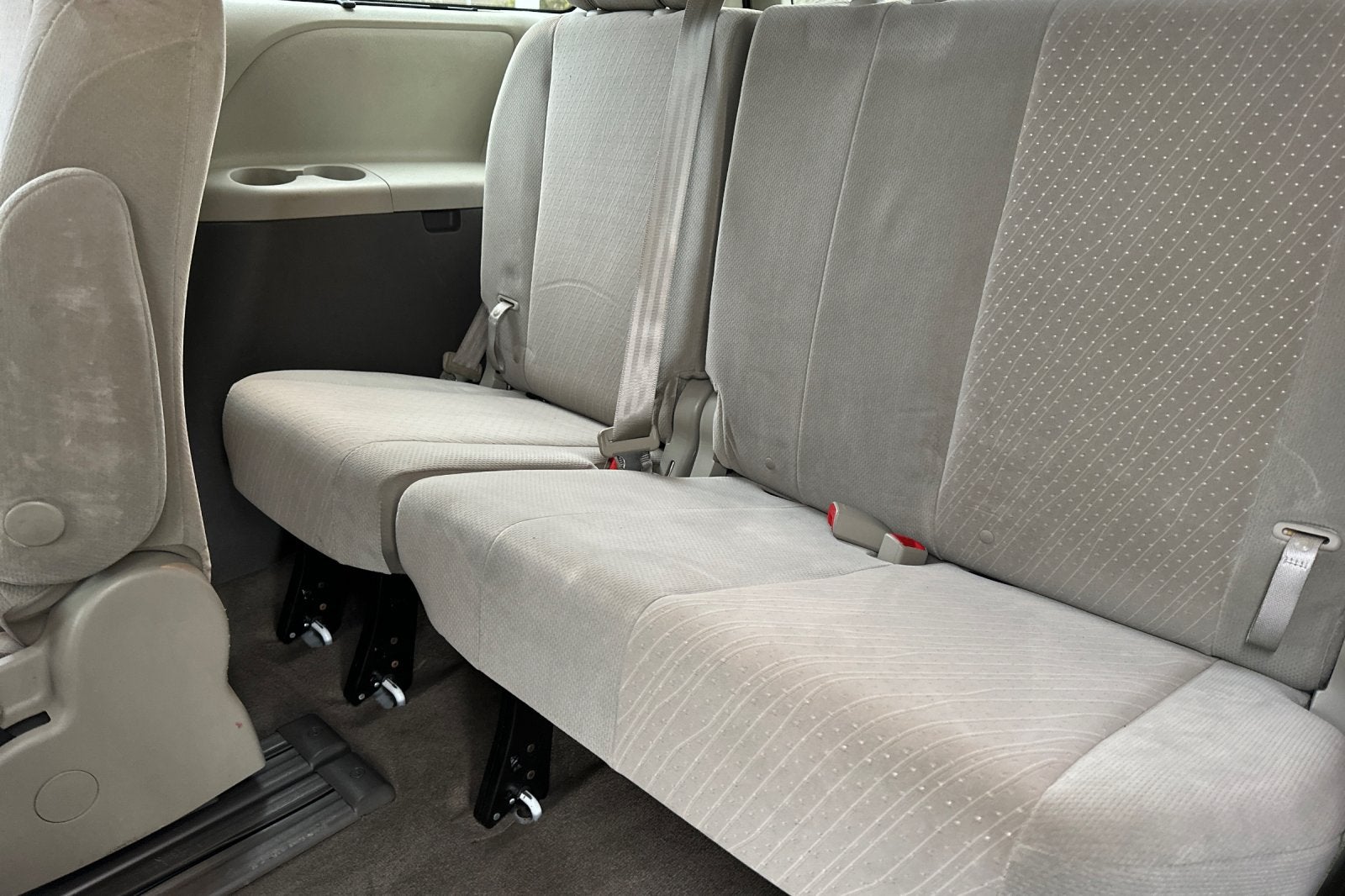 2018 Toyota Sienna LE 4D Passenger Van