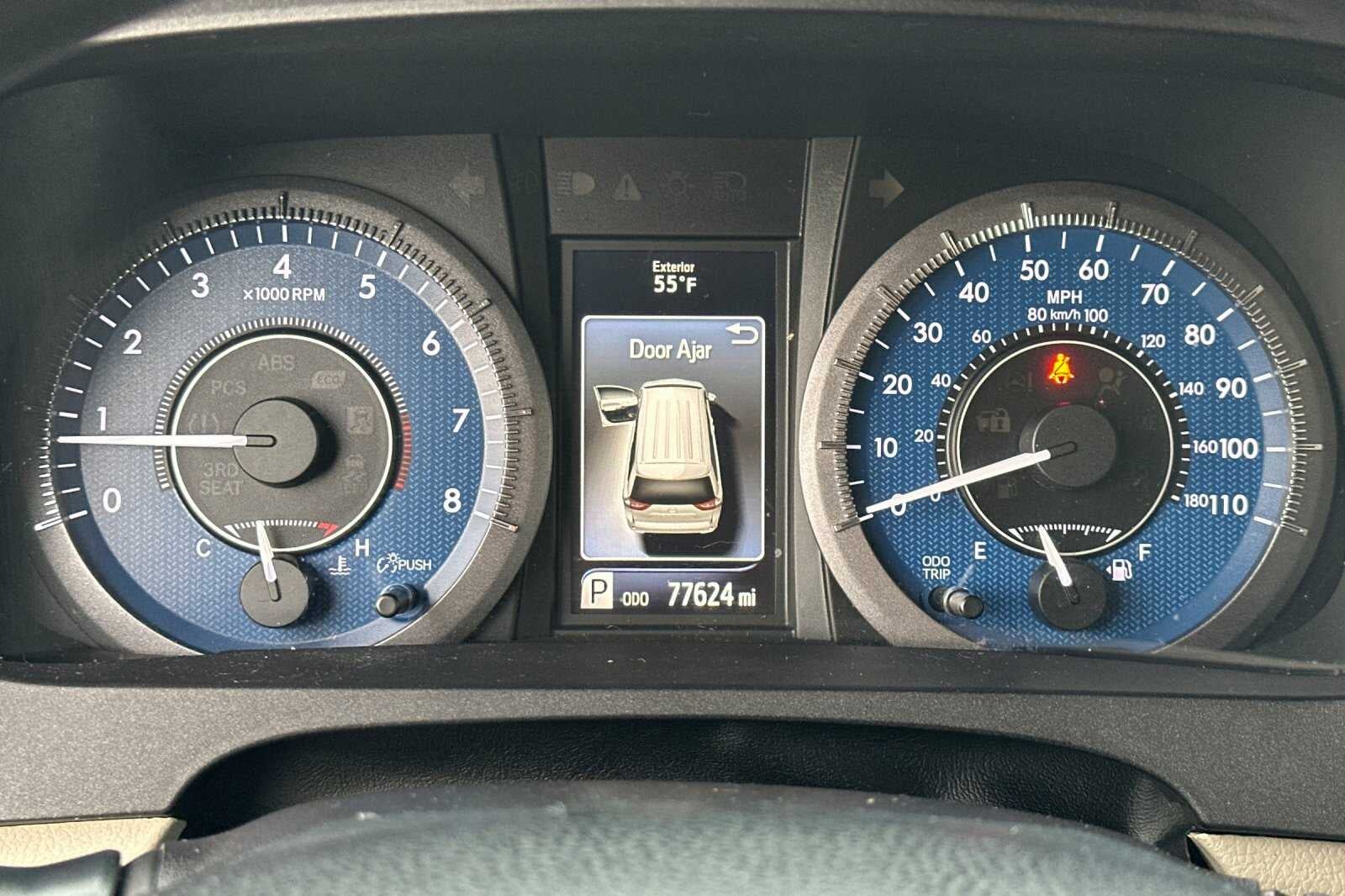 2018 Toyota Sienna LE 4D Passenger Van