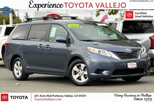 2017 Toyota Sienna LE 4D Passenger Van