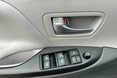 2017 Toyota Sienna LE 4D Passenger Van