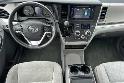 2017 Toyota Sienna LE 4D Passenger Van
