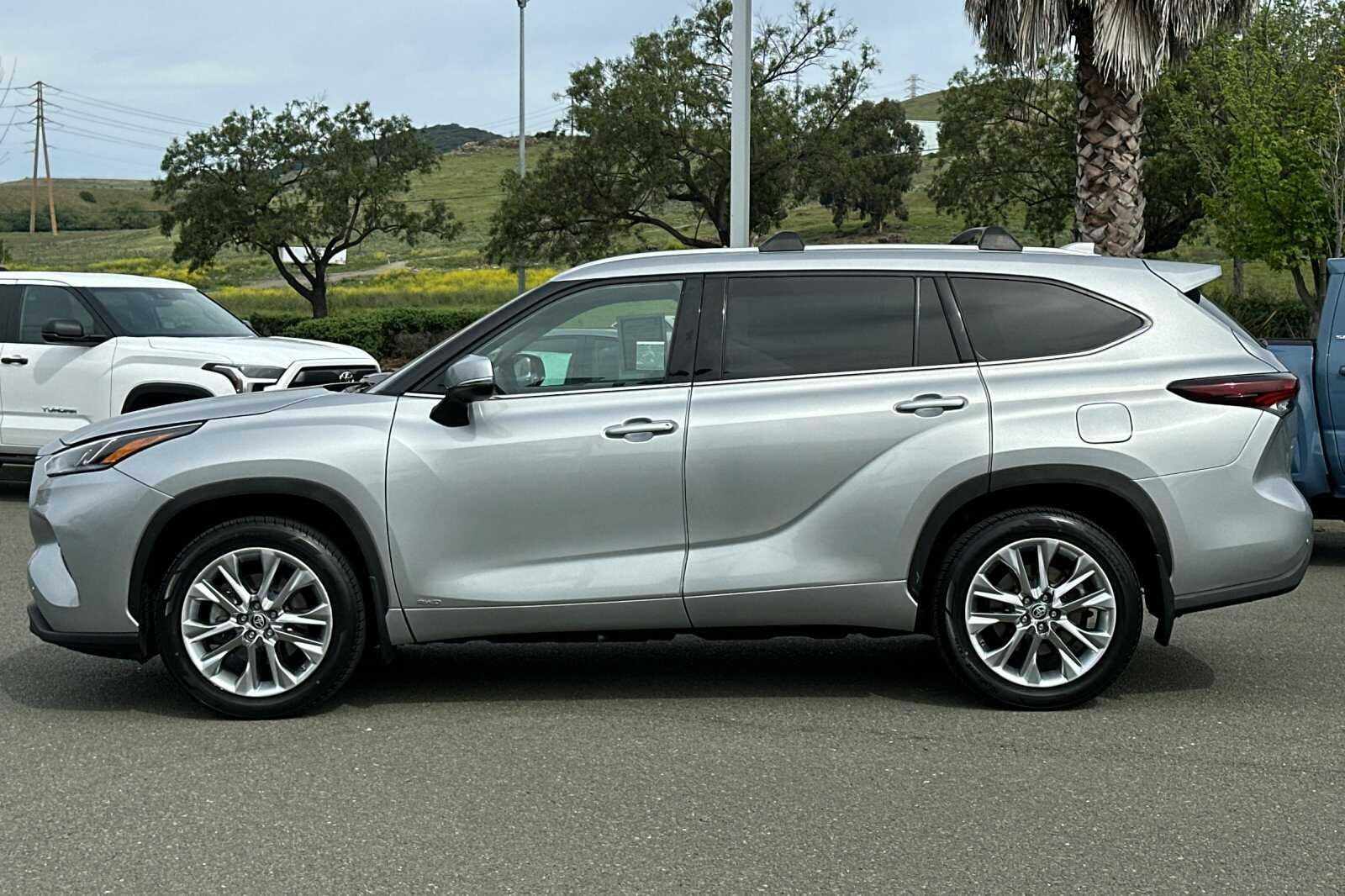 2024 Toyota Highlander Hybrid Limited