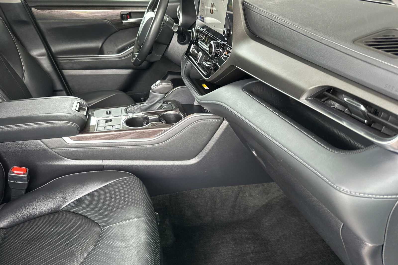 2024 Toyota Highlander Hybrid Limited