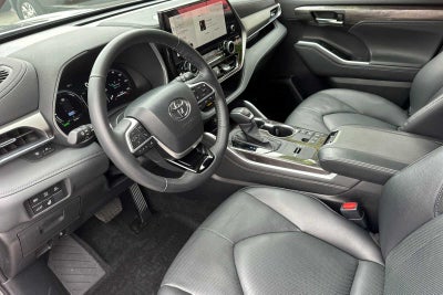 2026 Toyota Highlander Hybrid Limited