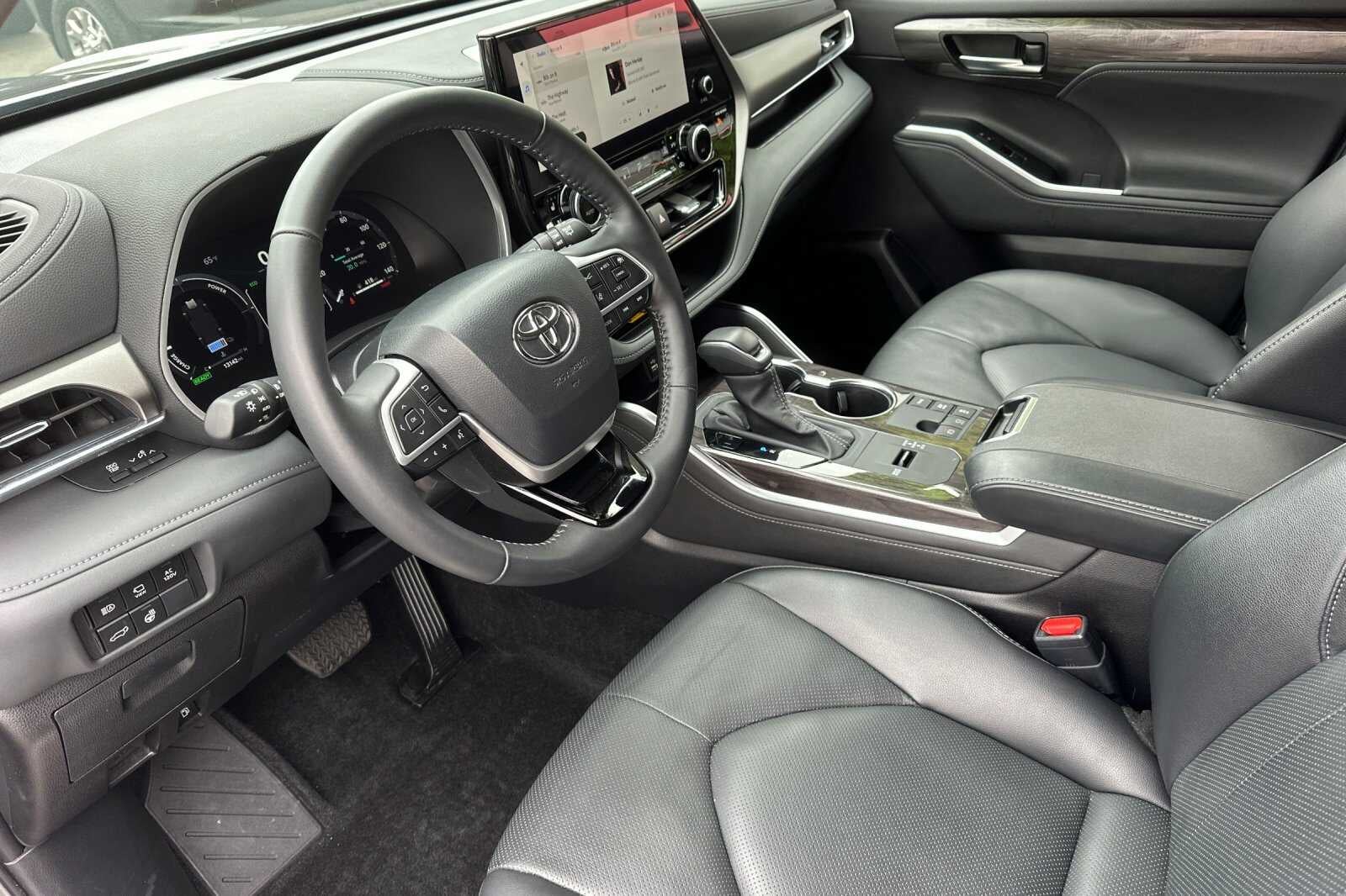2026 Toyota Highlander Hybrid Limited