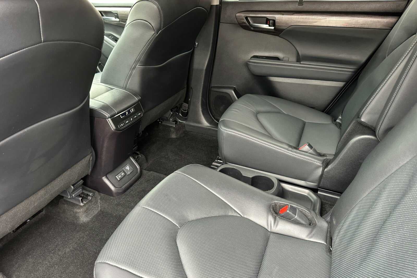 2026 Toyota Highlander Hybrid Limited
