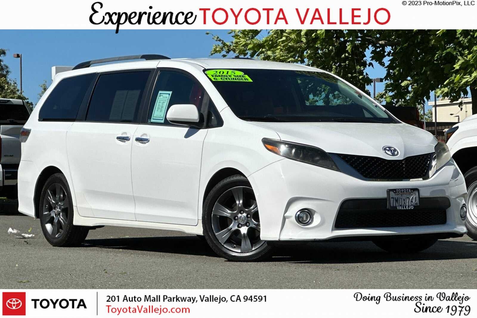 2015 Toyota Sienna 8 Passenger SE
