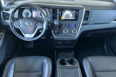 2015 Toyota Sienna 8 Passenger SE