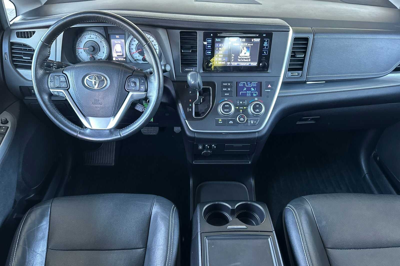 2015 Toyota Sienna 8 Passenger SE