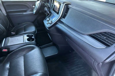 2015 Toyota Sienna 8 Passenger SE
