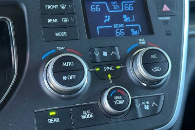 2015 Toyota Sienna 8 Passenger SE