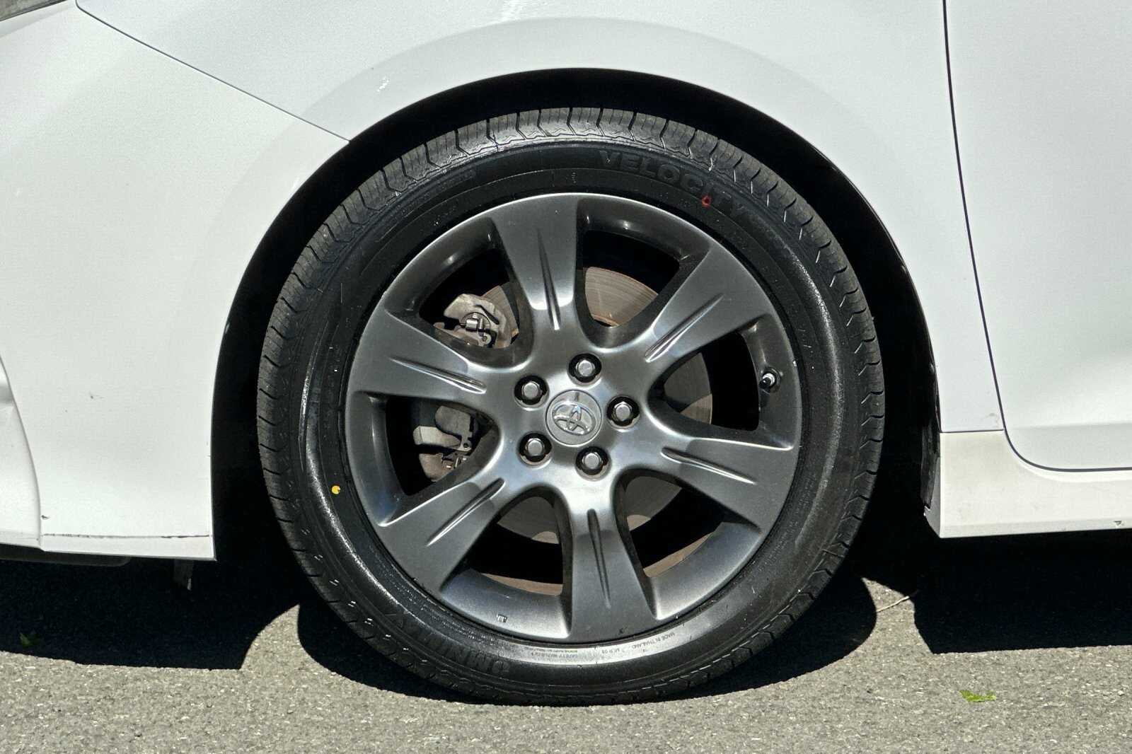 2015 Toyota Sienna 8 Passenger SE