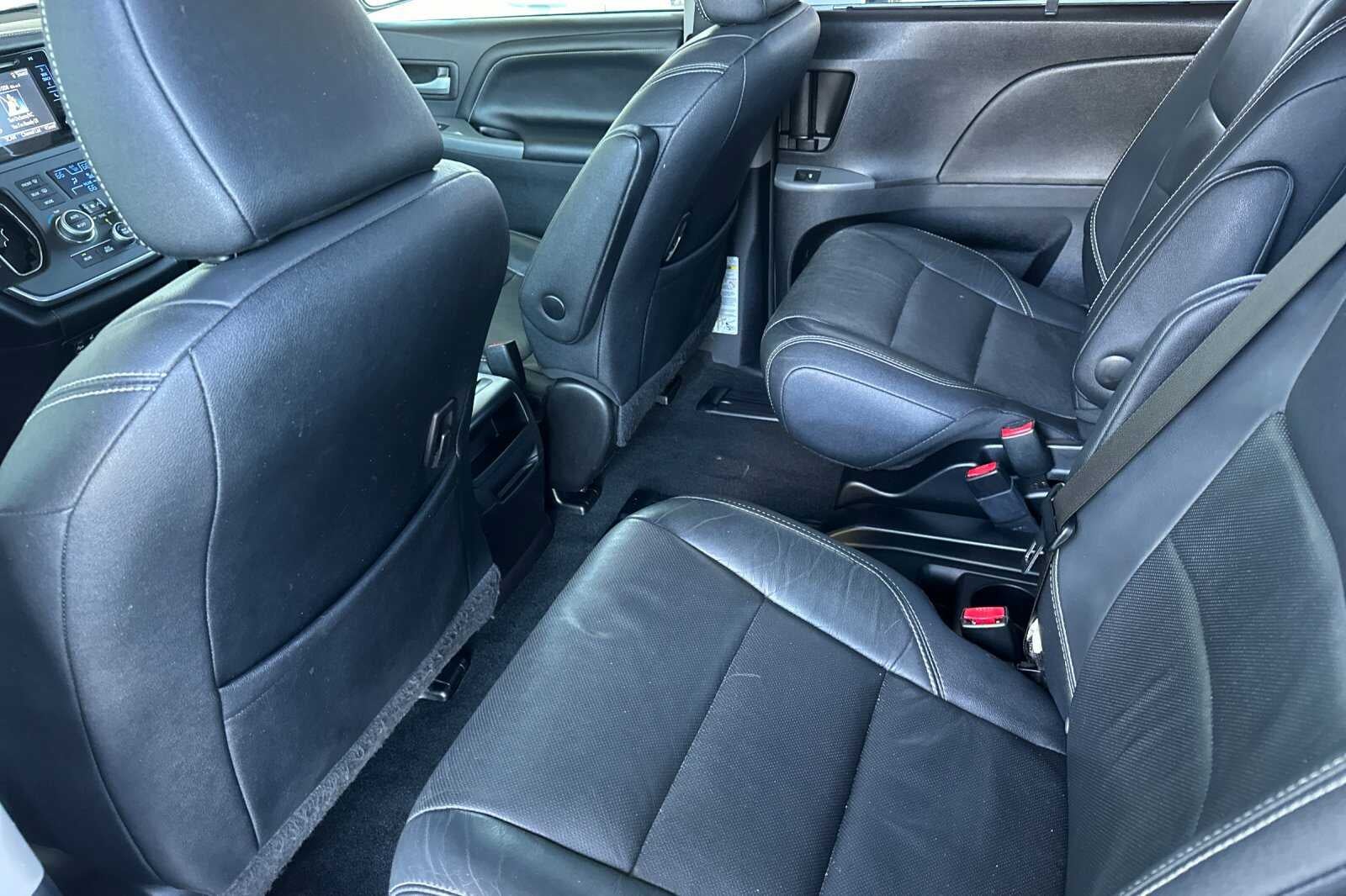 2015 Toyota Sienna 8 Passenger SE