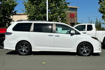 2015 Toyota Sienna 8 Passenger SE