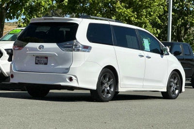 2015 Toyota Sienna 8 Passenger SE