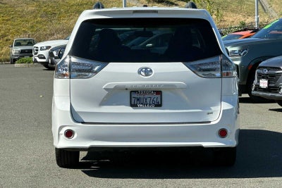 2015 Toyota Sienna 8 Passenger SE