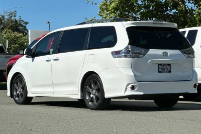 2015 Toyota Sienna 8 Passenger SE