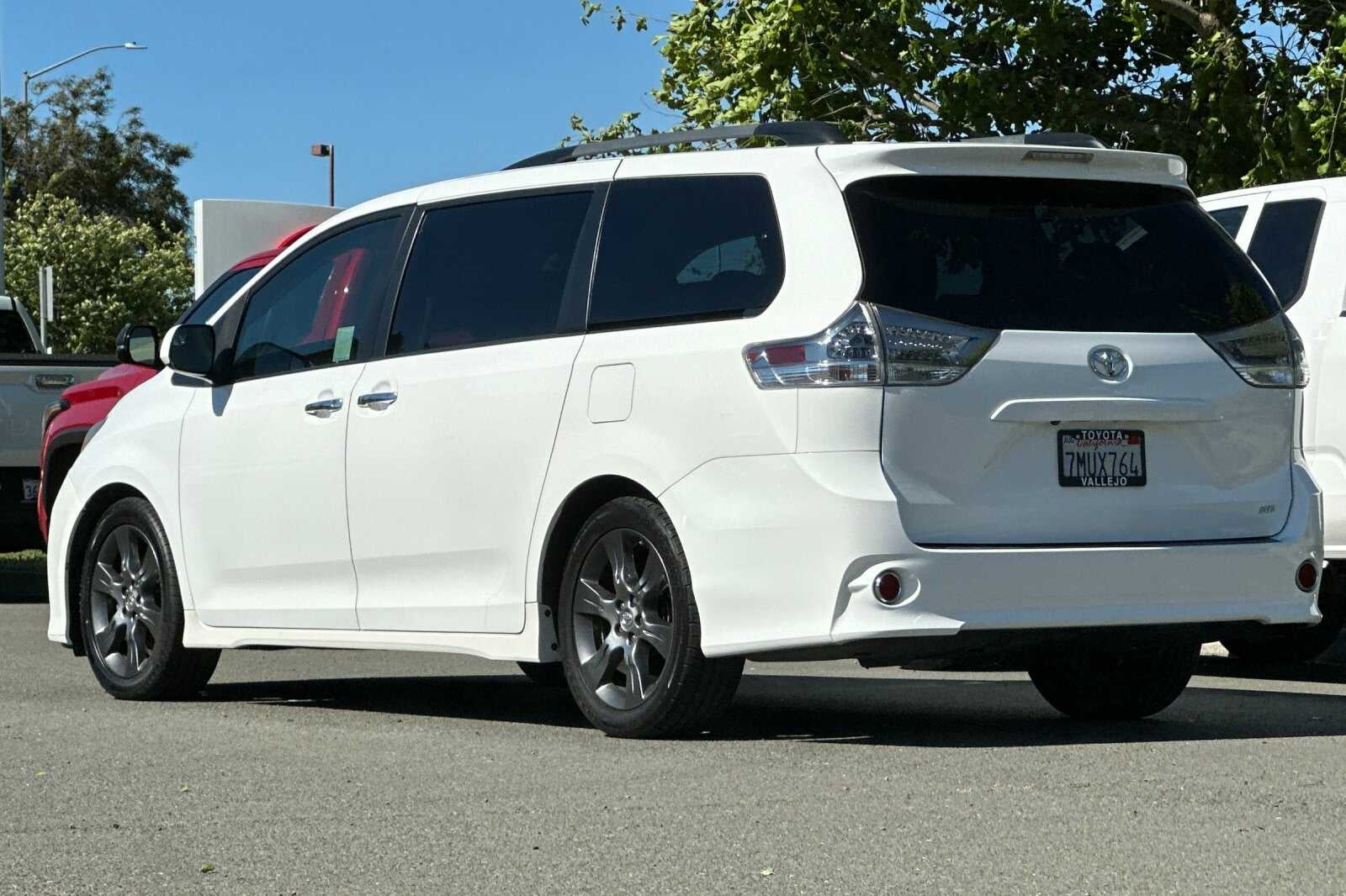 2015 Toyota Sienna 8 Passenger SE