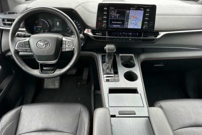 2023 Toyota Sienna XSE 4D Passenger Van