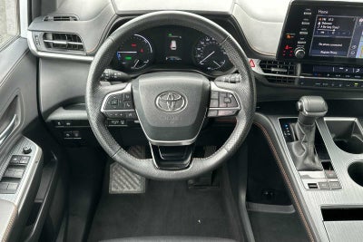 2023 Toyota Sienna XSE 4D Passenger Van