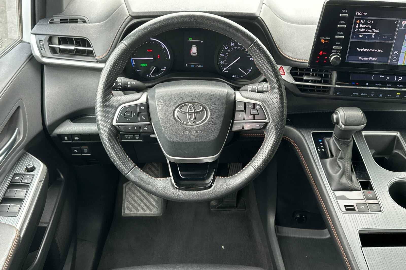 2023 Toyota Sienna XSE 4D Passenger Van