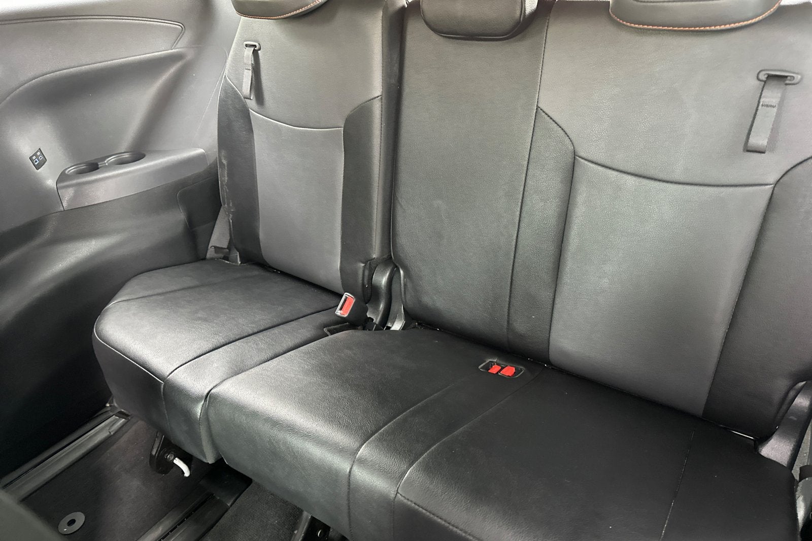 2023 Toyota Sienna XSE 4D Passenger Van