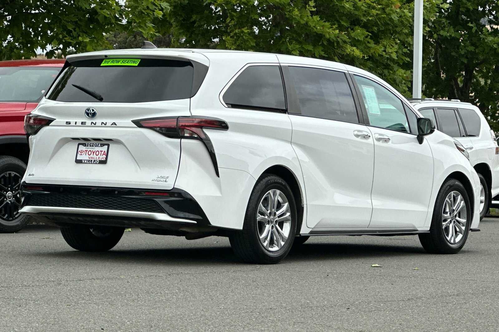 2023 Toyota Sienna XSE 4D Passenger Van