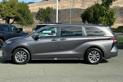 2022 Toyota Sienna XLE