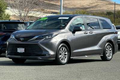 2022 Toyota Sienna XLE