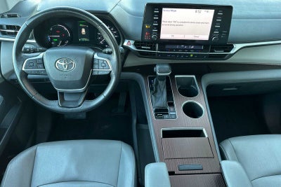 2022 Toyota Sienna XLE