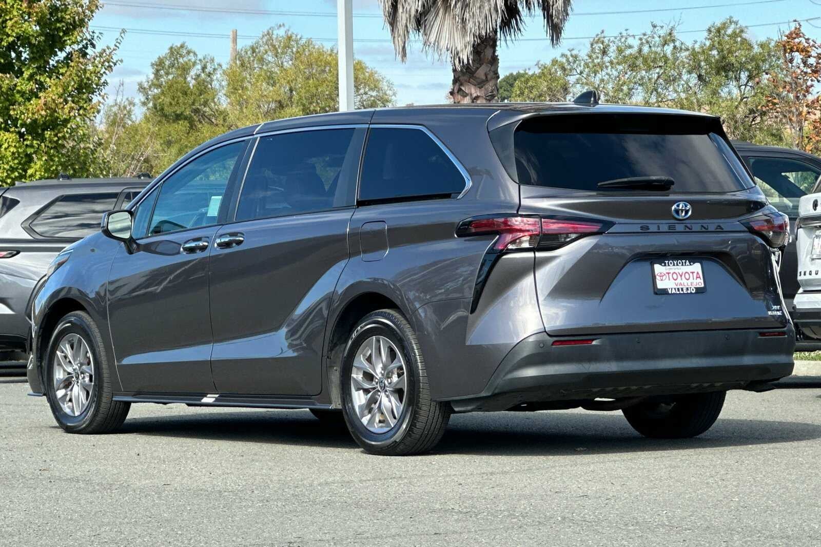 2022 Toyota Sienna XLE