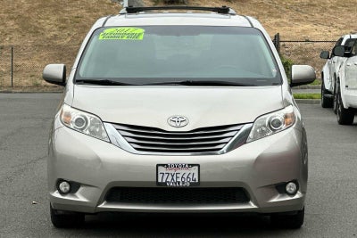 2017 Toyota Sienna XLE 4D Passenger Van