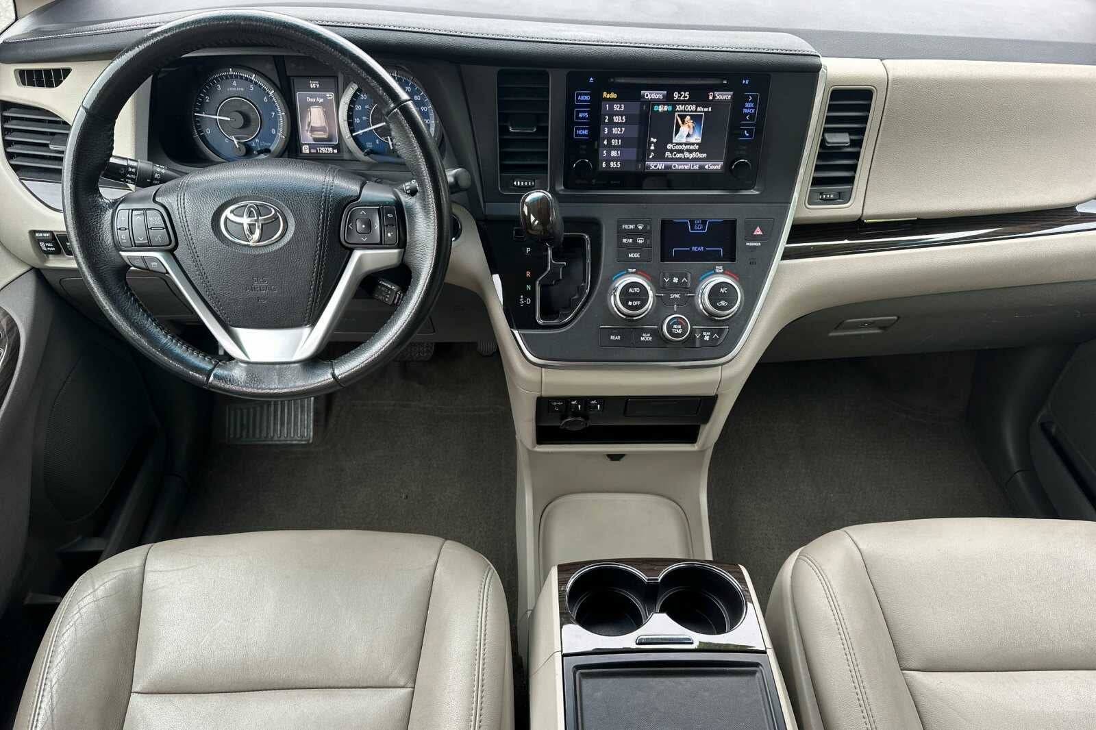 2017 Toyota Sienna XLE 4D Passenger Van