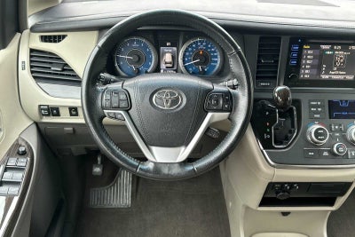 2017 Toyota Sienna XLE 4D Passenger Van