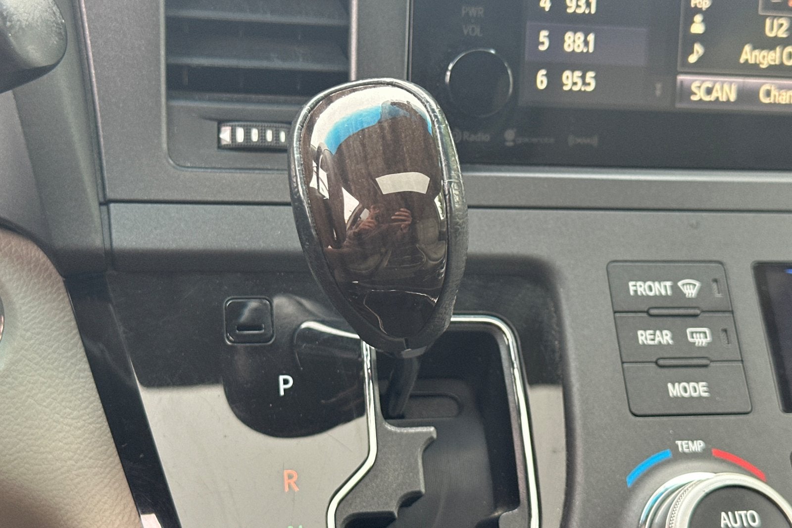 2017 Toyota Sienna XLE 4D Passenger Van