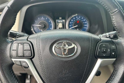 2017 Toyota Sienna XLE 4D Passenger Van