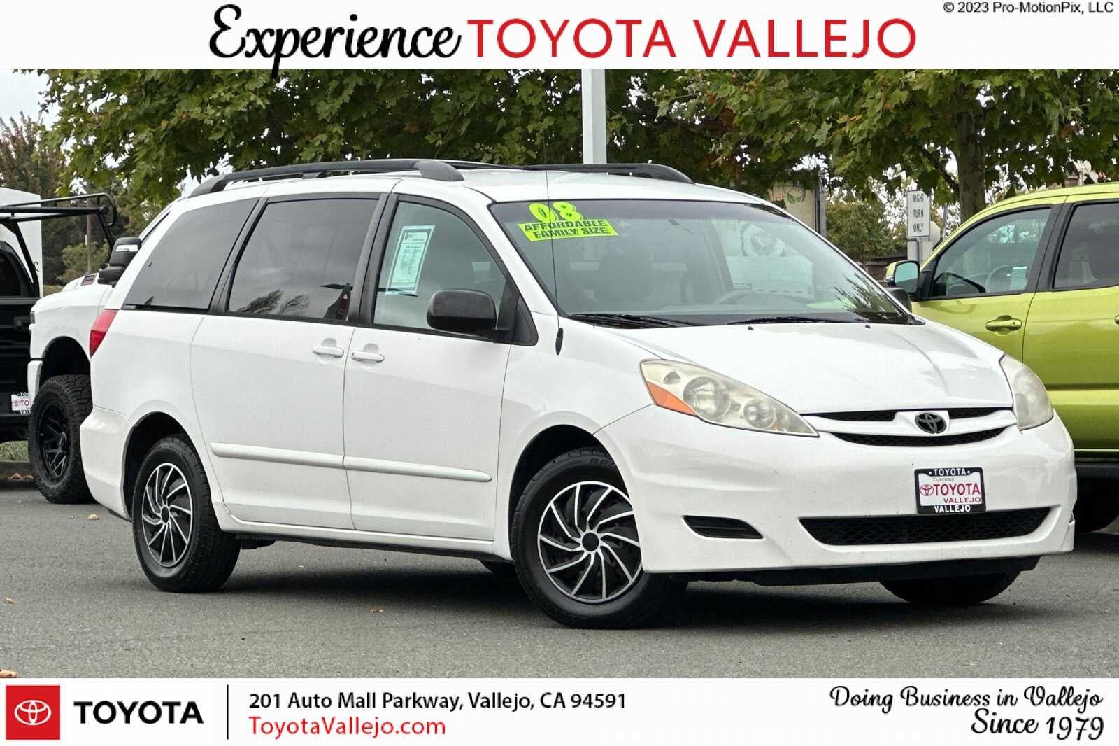 2008 Toyota Sienna LE 4D Passenger Van