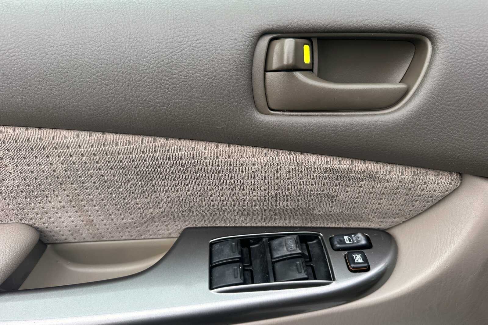 2008 Toyota Sienna LE 4D Passenger Van