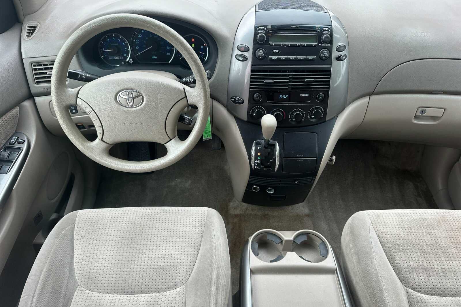 2008 Toyota Sienna LE 4D Passenger Van