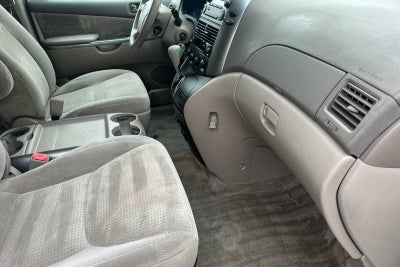 2008 Toyota Sienna LE 4D Passenger Van
