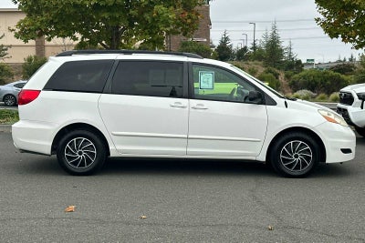 2008 Toyota Sienna LE 4D Passenger Van