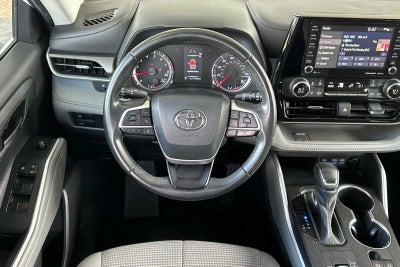 2022 Toyota Highlander LE