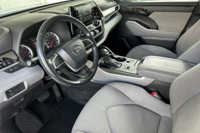 2022 Toyota Highlander LE