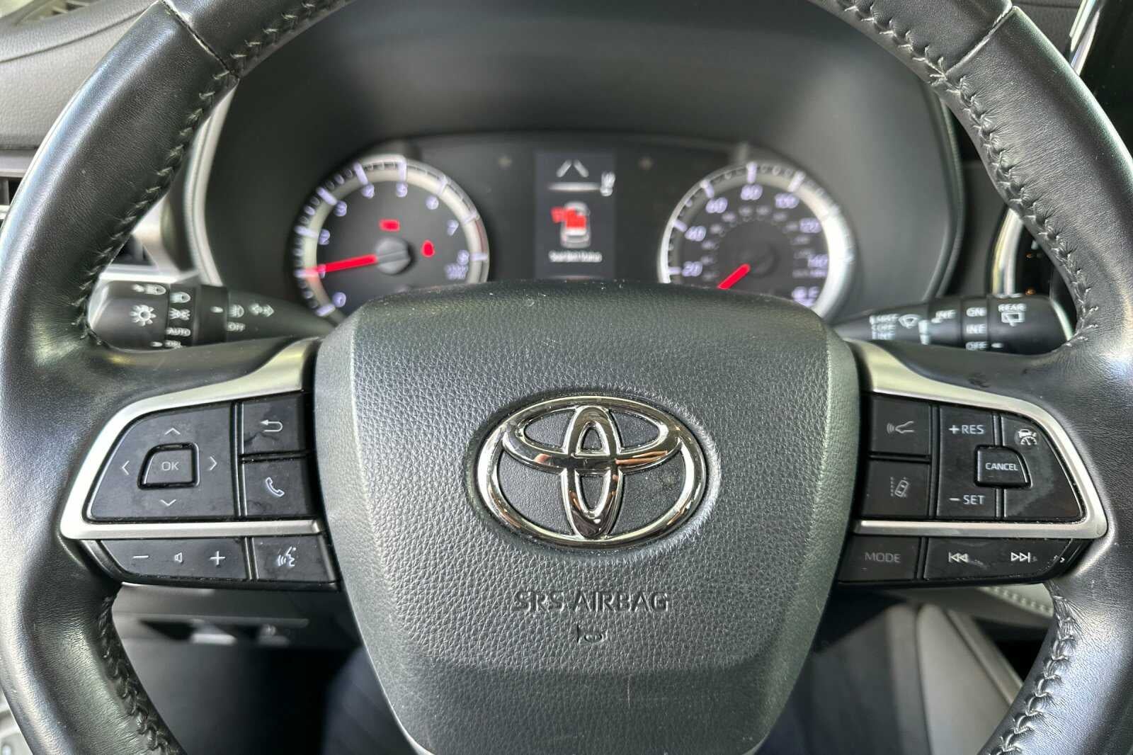2022 Toyota Highlander LE