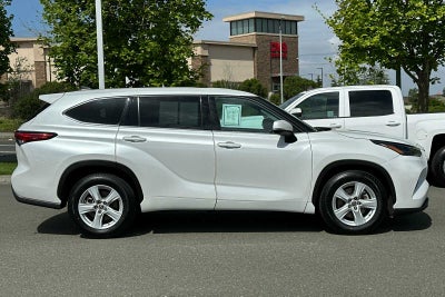 2022 Toyota Highlander LE