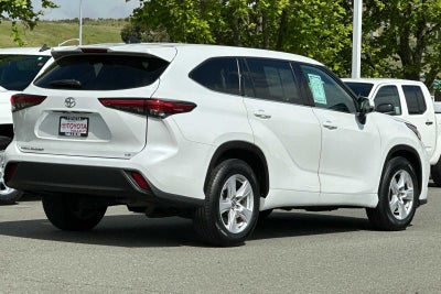 2022 Toyota Highlander LE