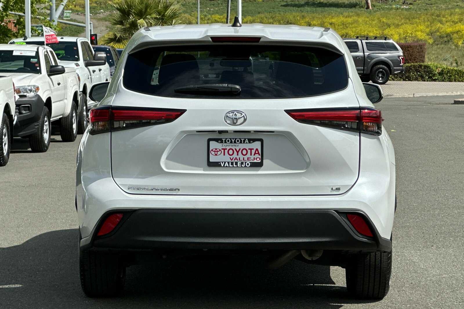 2022 Toyota Highlander LE