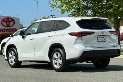 2022 Toyota Highlander LE