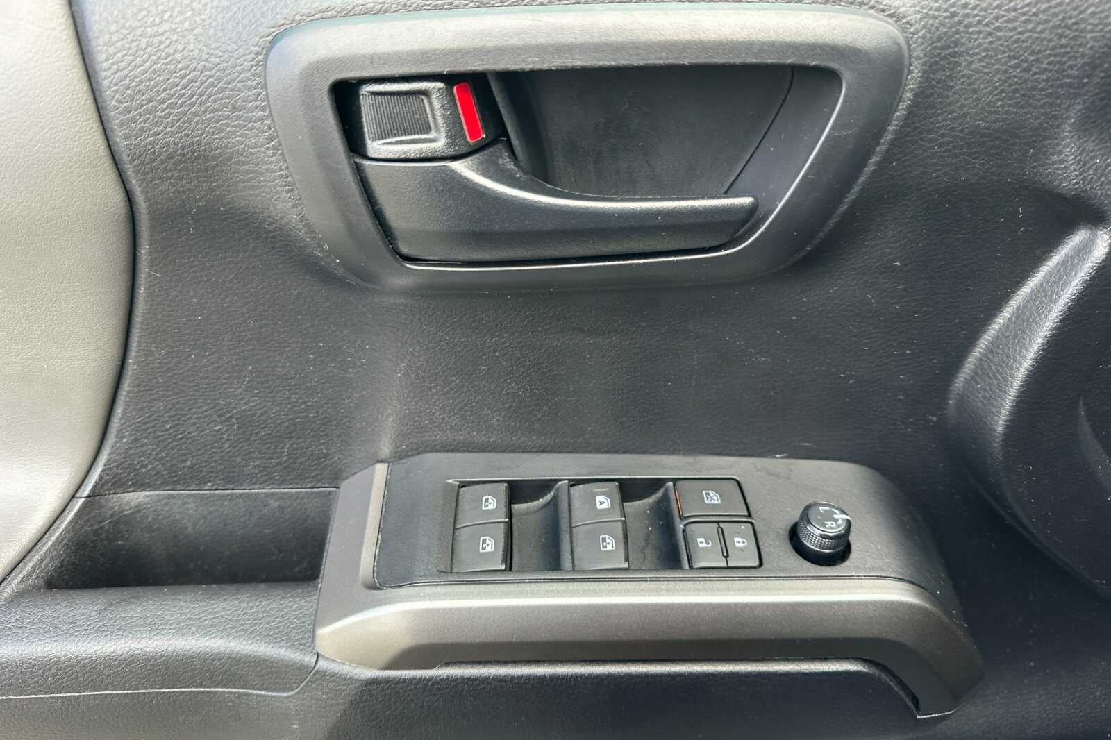 2021 Toyota Tacoma 2WD SR5 4D Double Cab