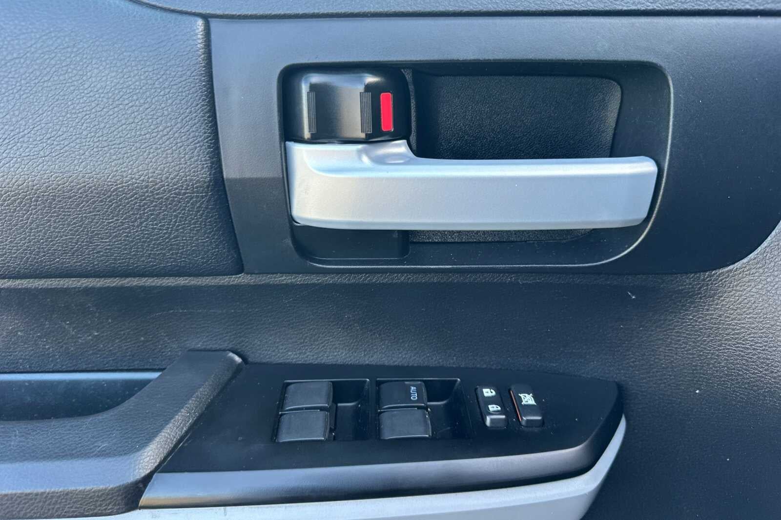 2019 Toyota Tundra SR5 - Photo 13